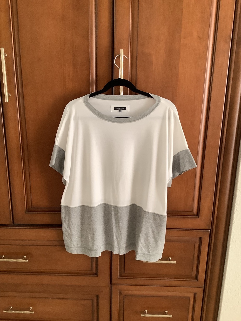 Ladies Lafayette 148 New York White and Gray Color Block Top Sz XL
